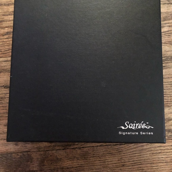 NIB Wine Aerator/Decanter “Soiree Signature Series” Boxed Gift Set - Picture 6 of 6